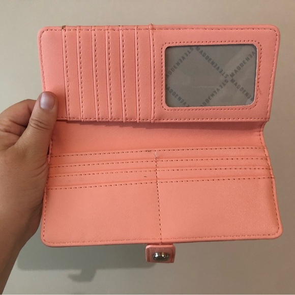 Steve Madden Pink Wallet - Picture 4 of 5